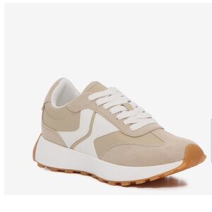 Brand New Steve Madden Escapade Sneaker - Women's (beige and white)